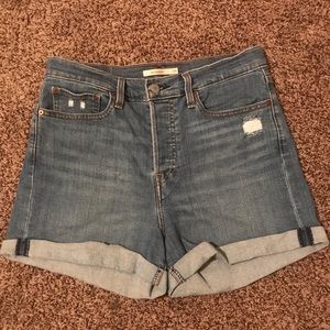 Levi’s wedgie shorts
